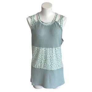 Maggie fit  Women's Size XL Green Sleeveless Mesh Tank Top Leopard Print Accents